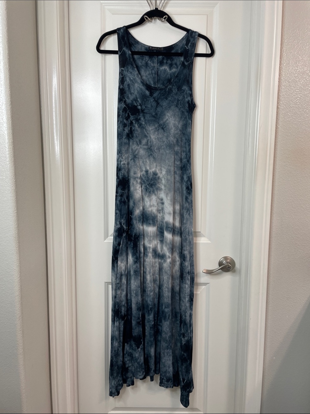 T Party Fashion Sleeveless Tie-Dye Maxi Dress in Black and Gray